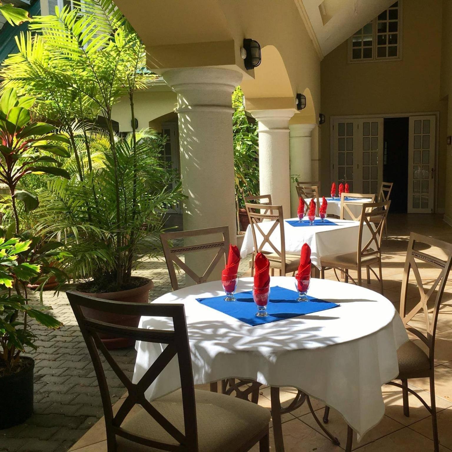 The Royal Hotel San Fernando Bagian luar foto